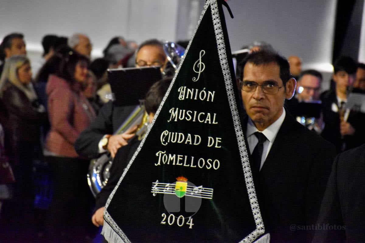 Tomelloso acompaña la procesión de la Oración y Juicio de Cristo en una noche de respeto