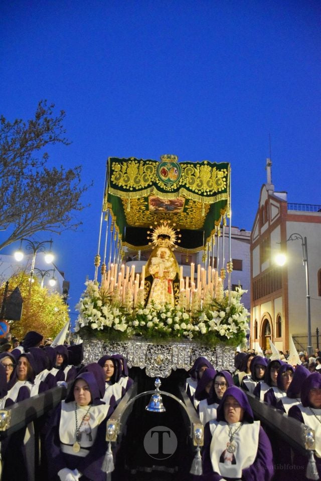 Tomelloso acompaña la procesión de la Oración y Juicio de Cristo en una noche de respeto