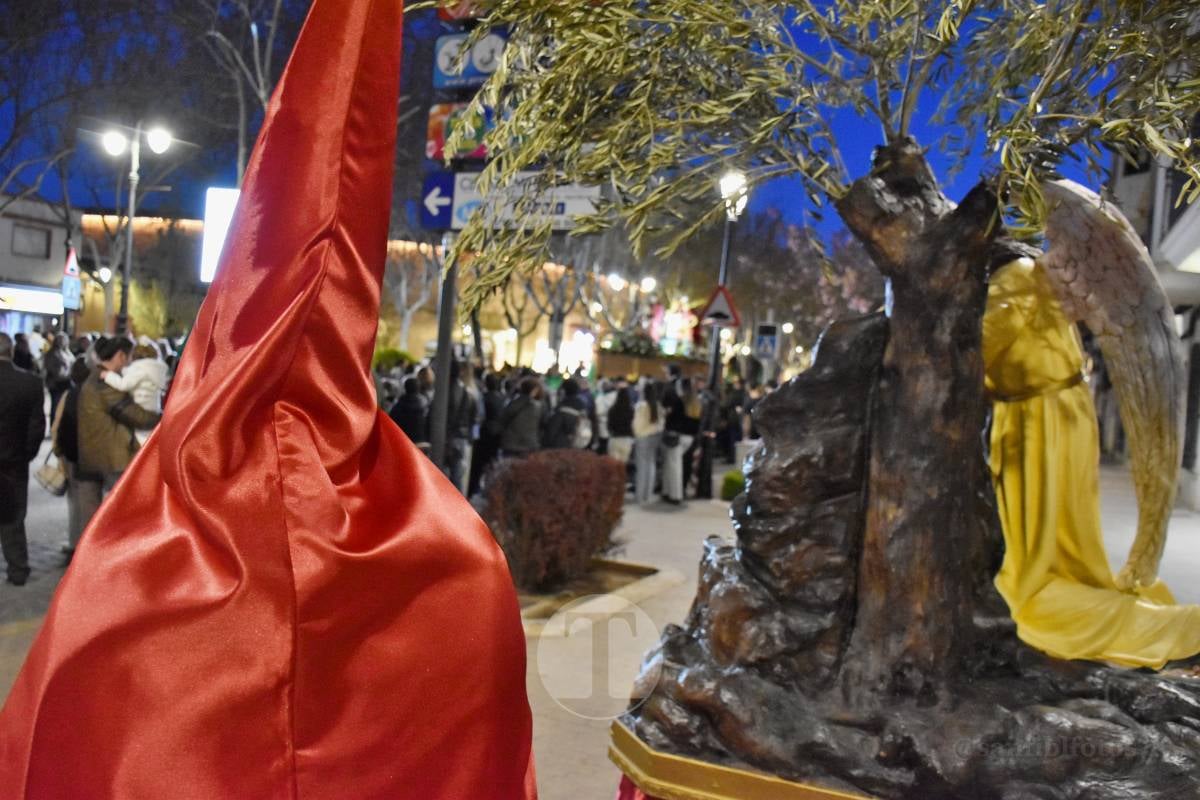Tomelloso acompaña la procesión de la Oración y Juicio de Cristo en una noche de respeto