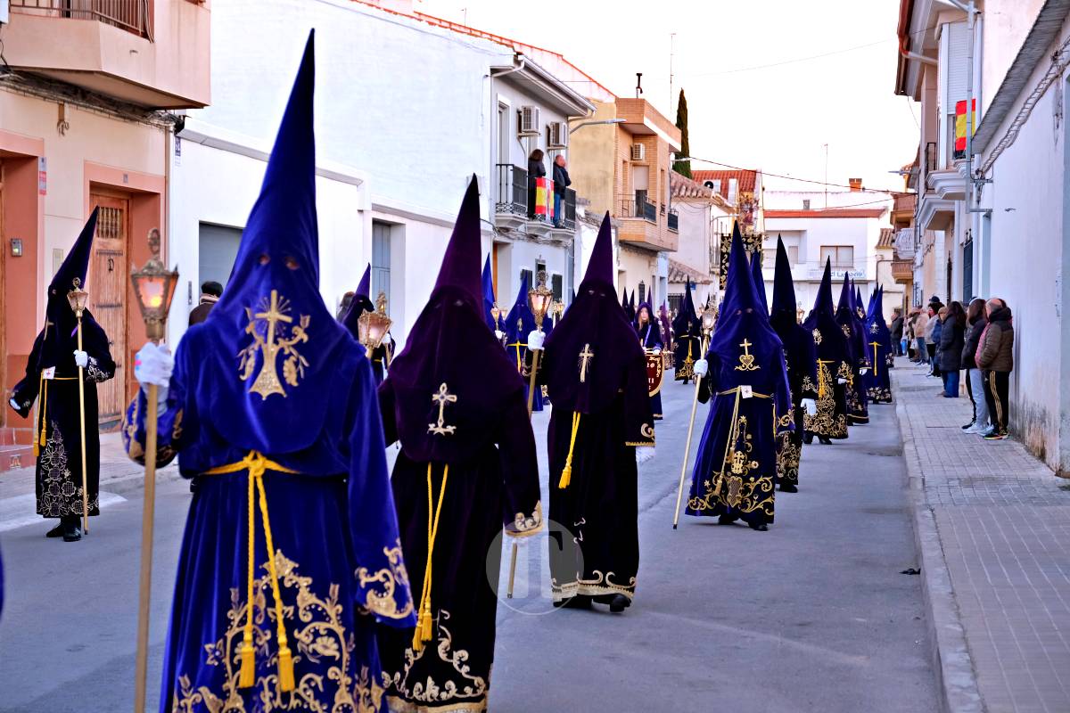 La emoción y el fervor marcan el inicio del Viernes Santo con “La Presentación”
