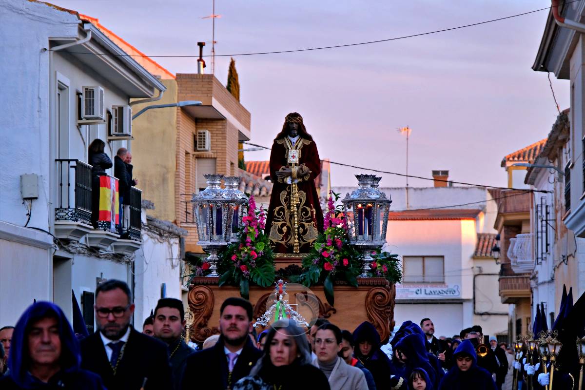 La emoción y el fervor marcan el inicio del Viernes Santo con “La Presentación”
