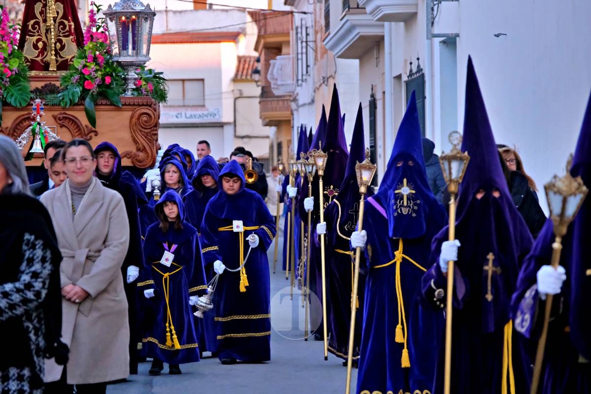 La emoción y el fervor marcan el inicio del Viernes Santo con “La Presentación”