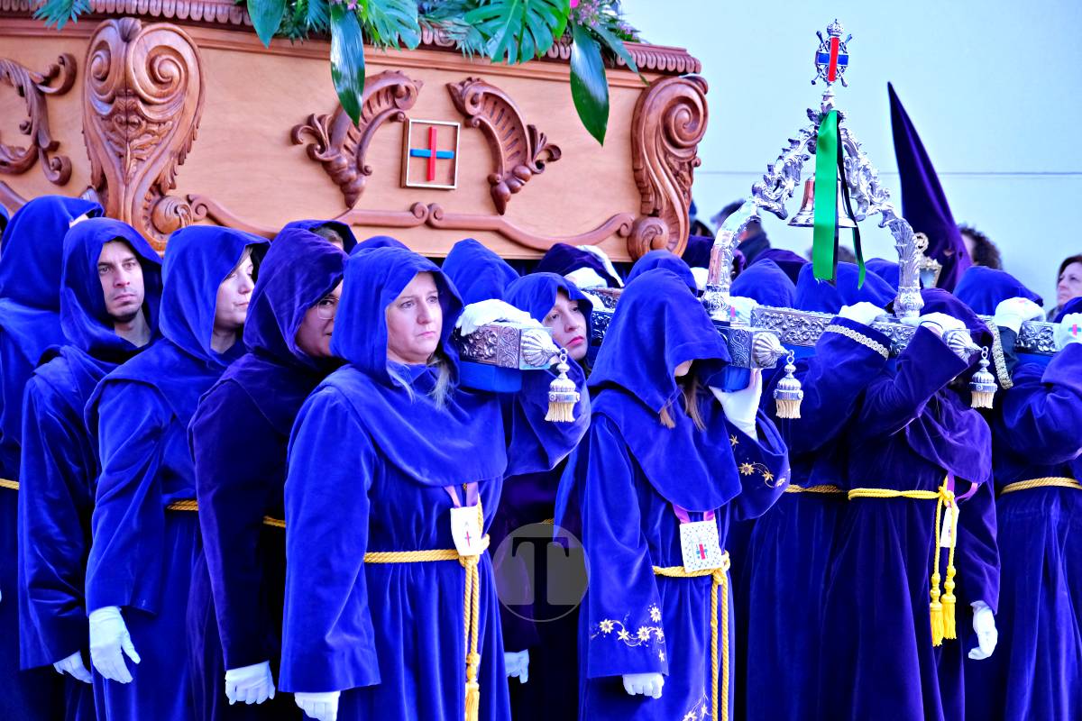 La emoción y el fervor marcan el inicio del Viernes Santo con “La Presentación”
