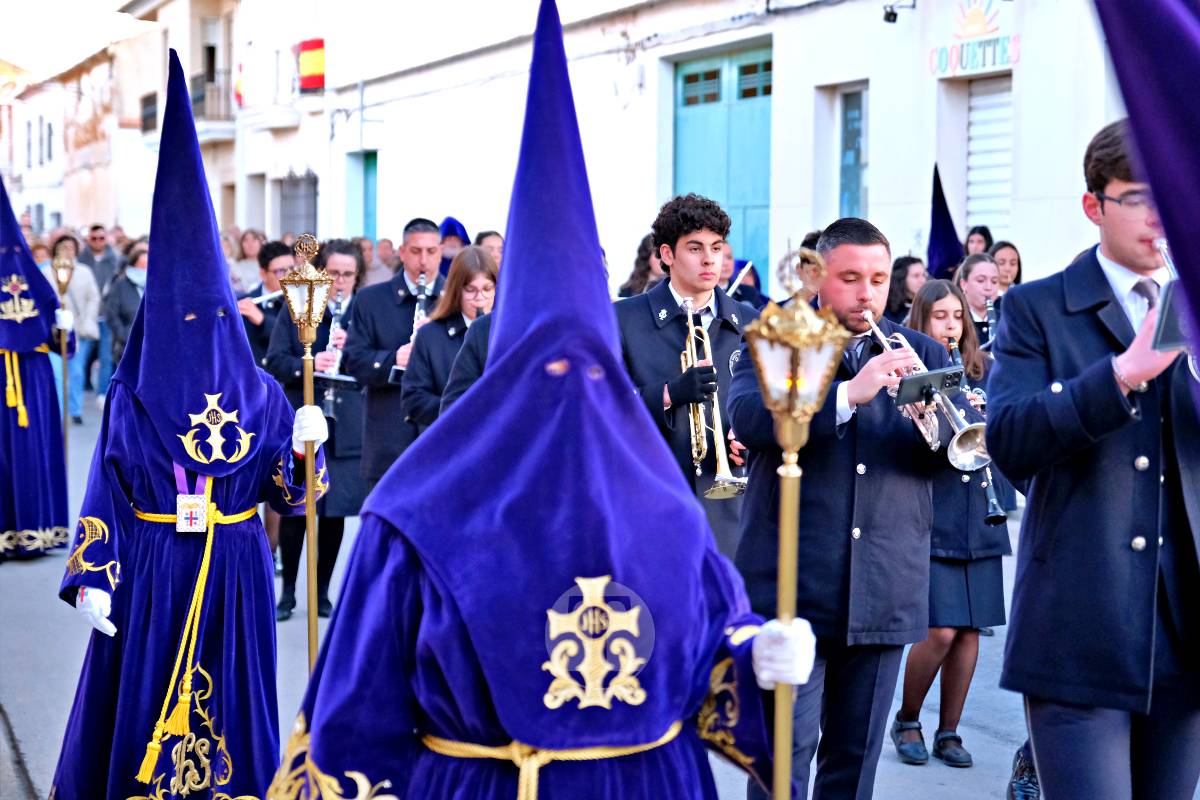 La emoción y el fervor marcan el inicio del Viernes Santo con “La Presentación”