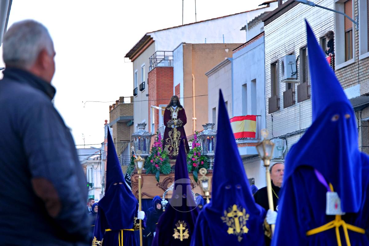 La emoción y el fervor marcan el inicio del Viernes Santo con “La Presentación”