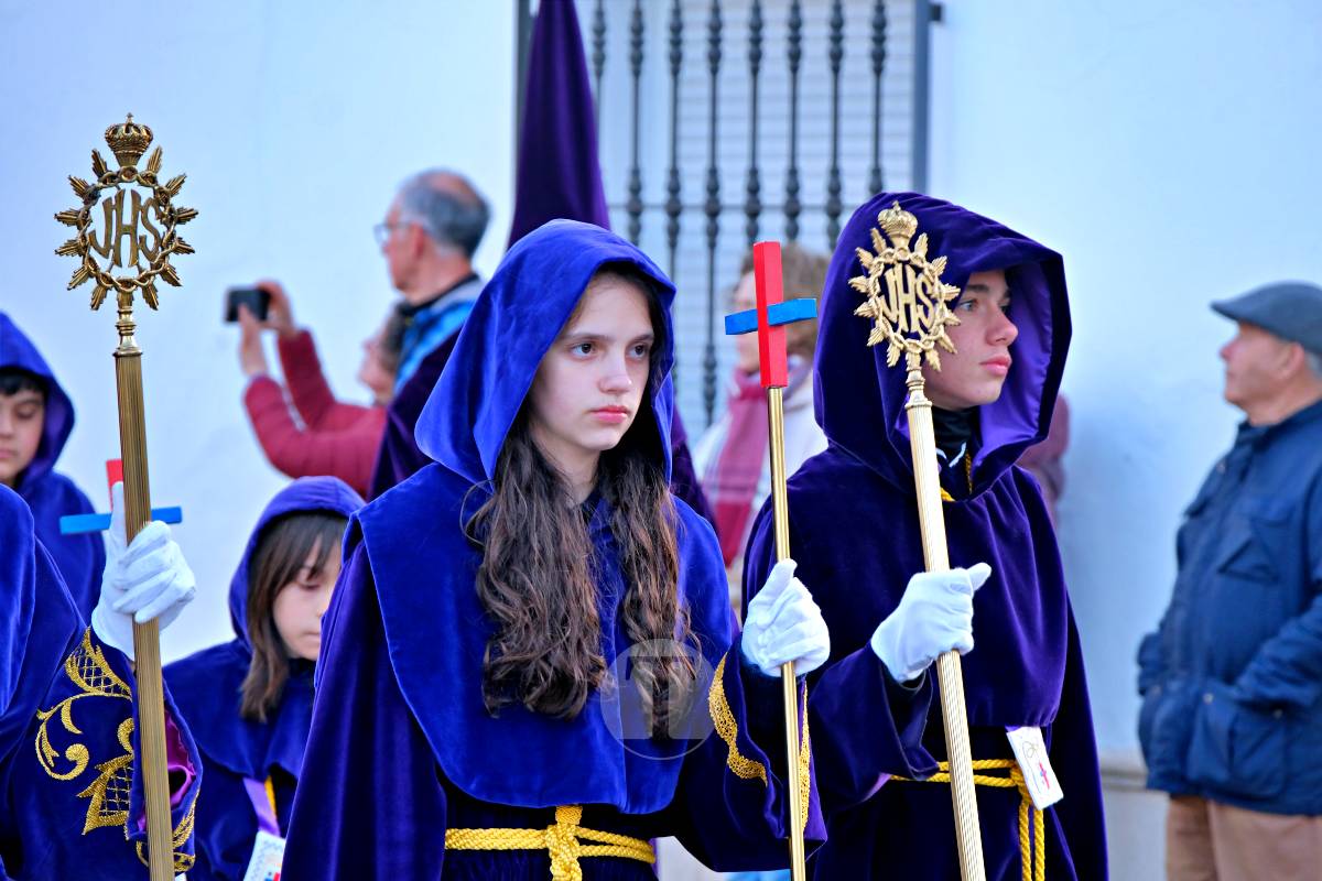 La emoción y el fervor marcan el inicio del Viernes Santo con “La Presentación”