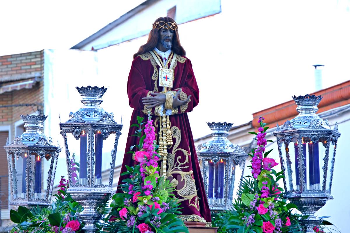 La emoción y el fervor marcan el inicio del Viernes Santo con “La Presentación”