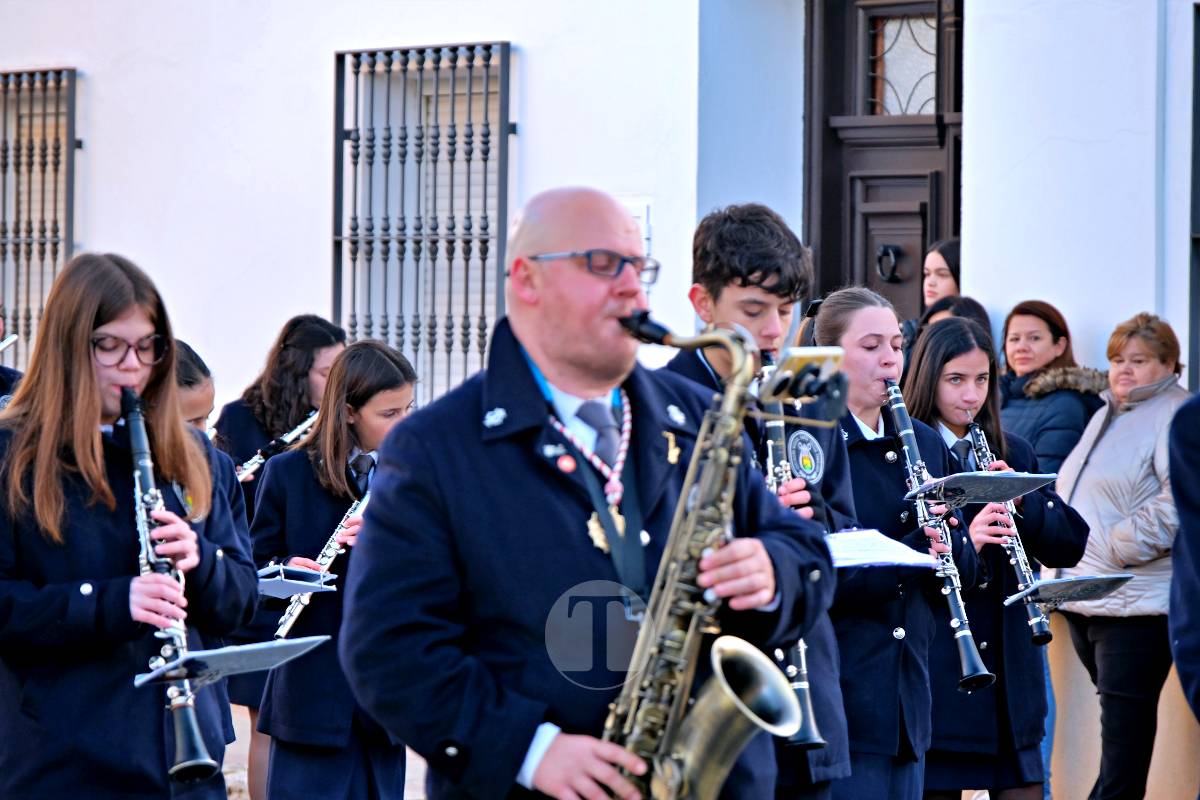 La emoción y el fervor marcan el inicio del Viernes Santo con “La Presentación”
