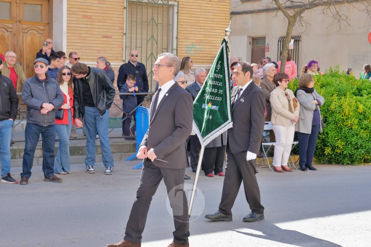El sol acompaña el Camino del Calvario en una mañana multitudinaria de Viernes Santo