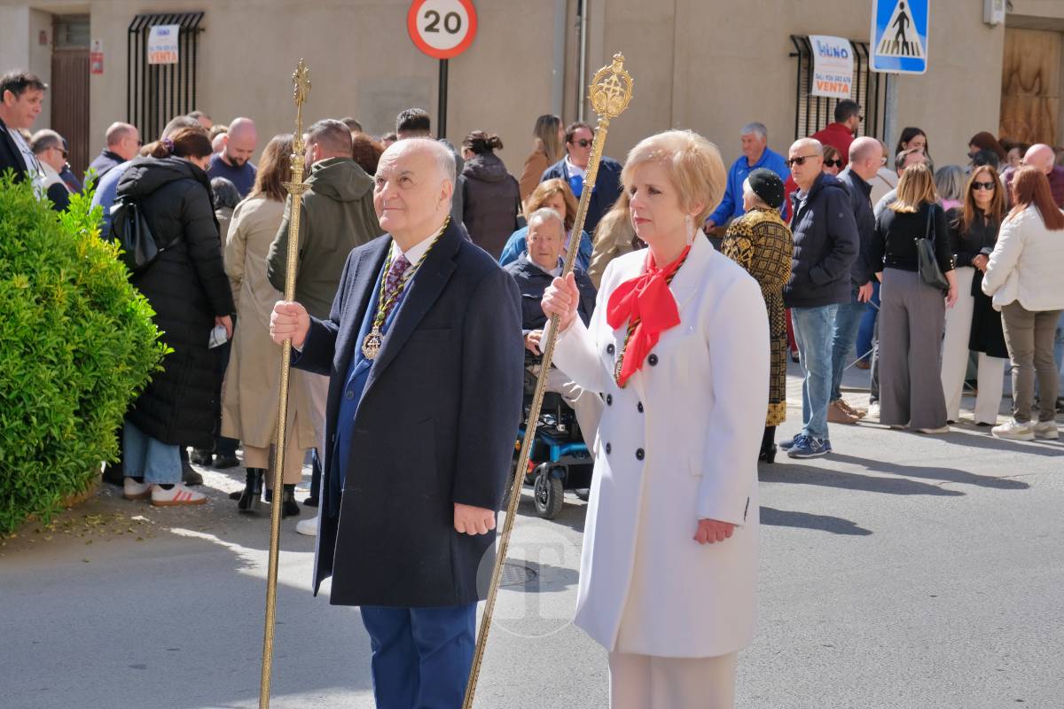 El sol acompaña el Camino del Calvario en una mañana multitudinaria de Viernes Santo