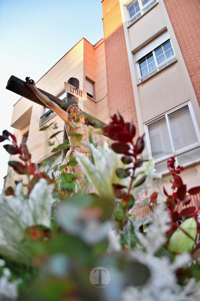 Solemnidad en las calles de Tomelloso con la procesión del Entierro de Cristo