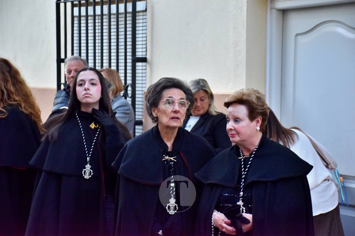 Solemnidad en las calles de Tomelloso con la procesión del Entierro de Cristo