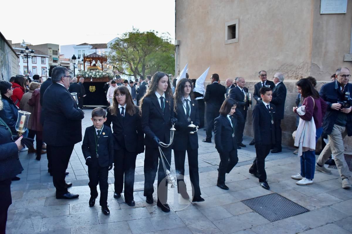 Solemnidad en las calles de Tomelloso con la procesión del Entierro de Cristo