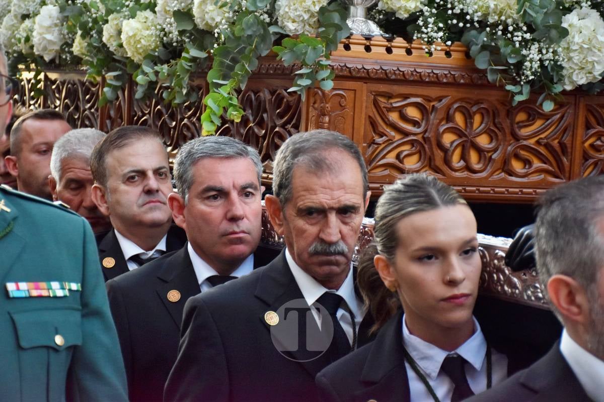 Solemnidad en las calles de Tomelloso con la procesión del Entierro de Cristo