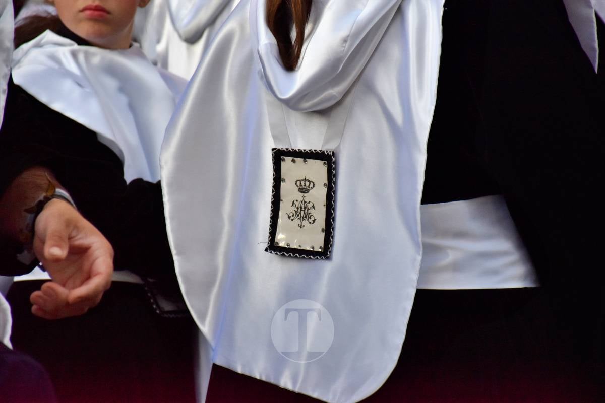 Solemnidad en las calles de Tomelloso con la procesión del Entierro de Cristo