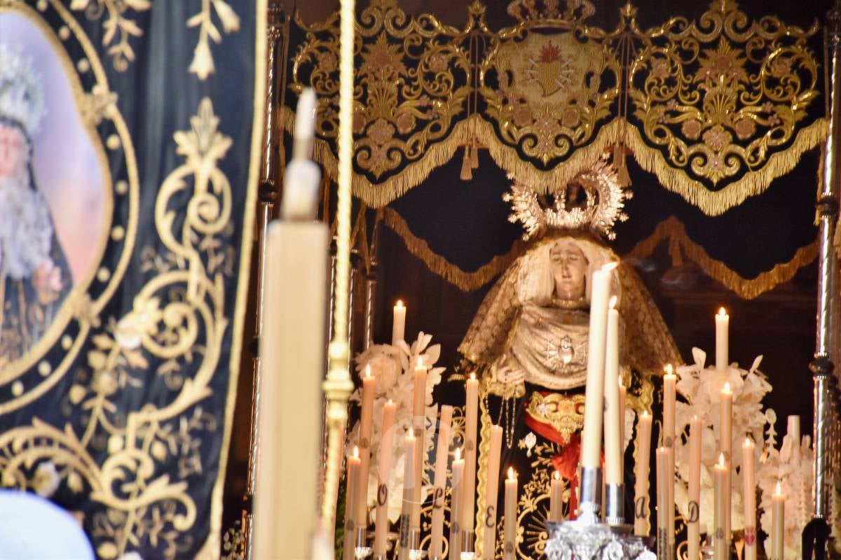 Solemnidad en las calles de Tomelloso con la procesión del Entierro de Cristo