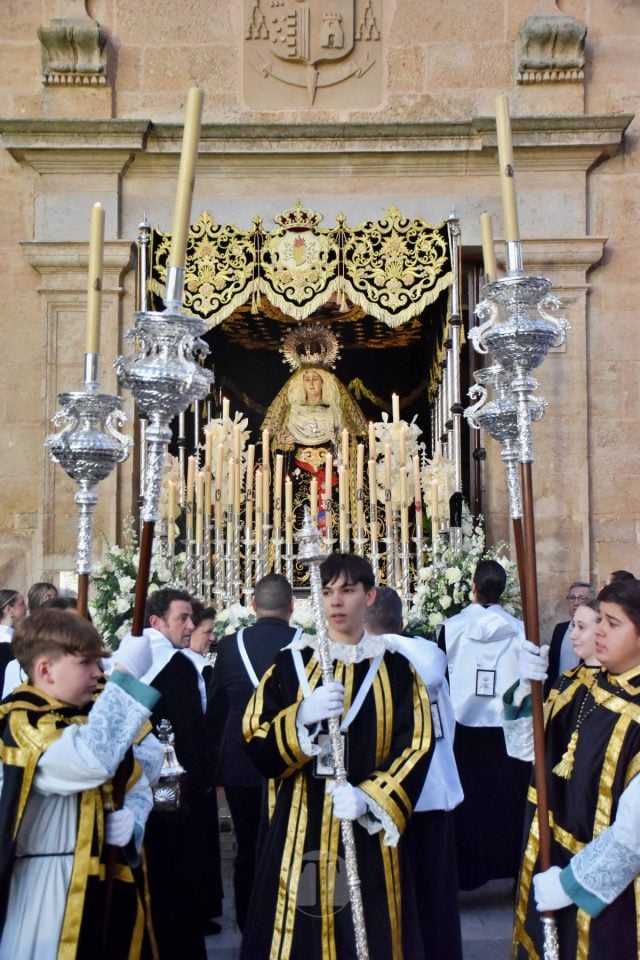 Solemnidad en las calles de Tomelloso con la procesión del Entierro de Cristo