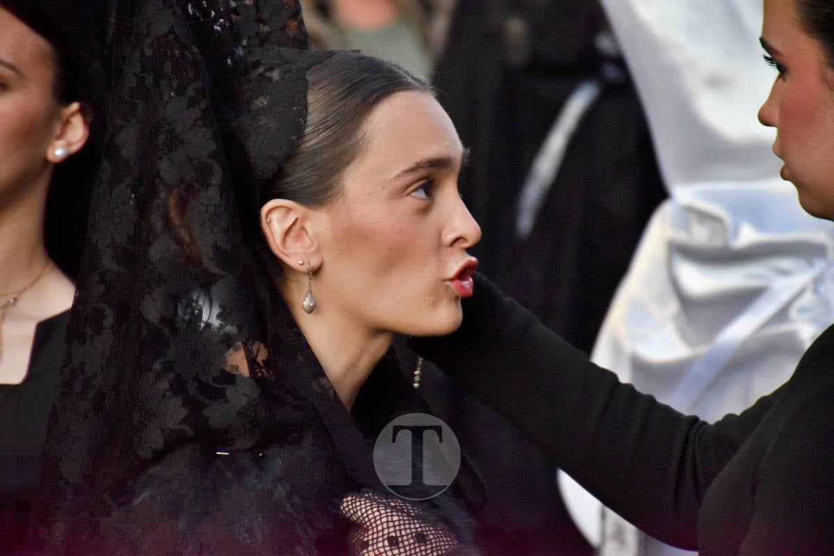 Solemnidad en las calles de Tomelloso con la procesión del Entierro de Cristo