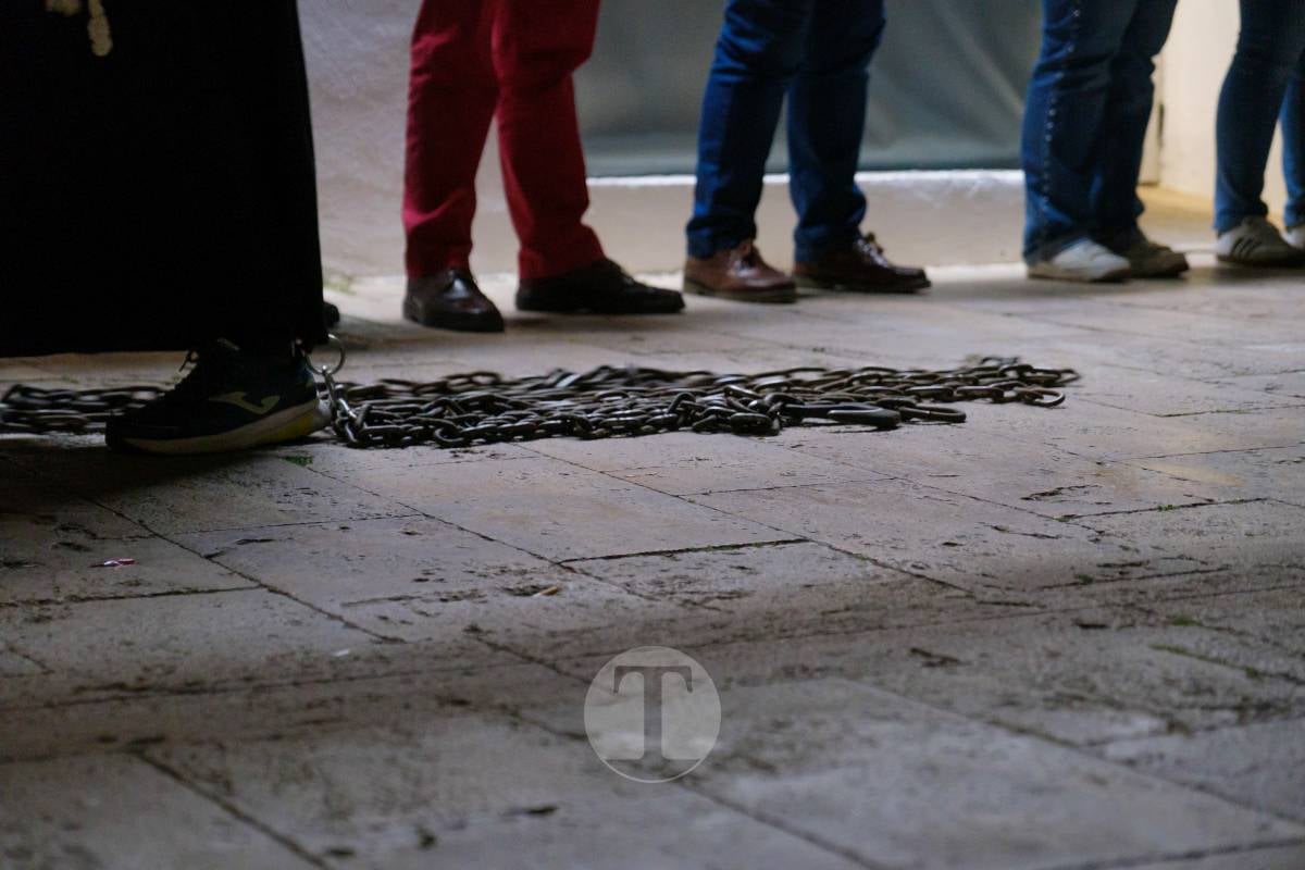 El eco de las cadenas rompe el silencio en la madrugada de Tomelloso