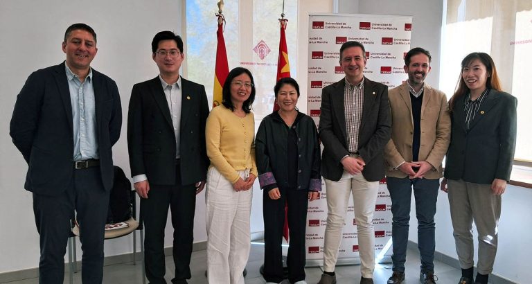 Una universidad de China muestra interés en colaborar en investigación, movilidad e idiomas con la UCLM