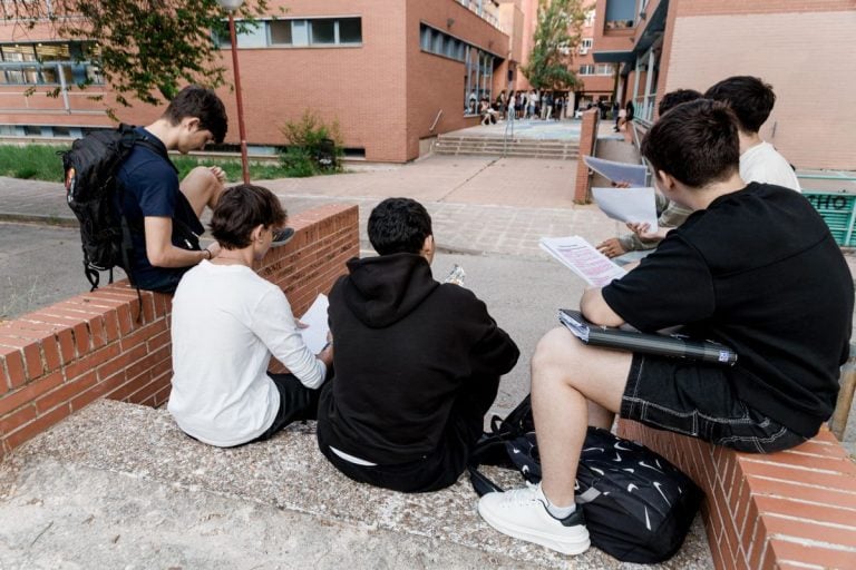 Si eres estudiante, esto te interesa: ya puedes pedir la beca del Ministerio