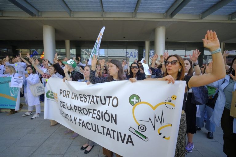 Los médicos mantienen los paros a nivel nacional por  «falta de avances reales»