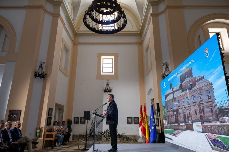 Page defiende que la atención sanitaria debe prestarse por necesidad y no por nacionalidad