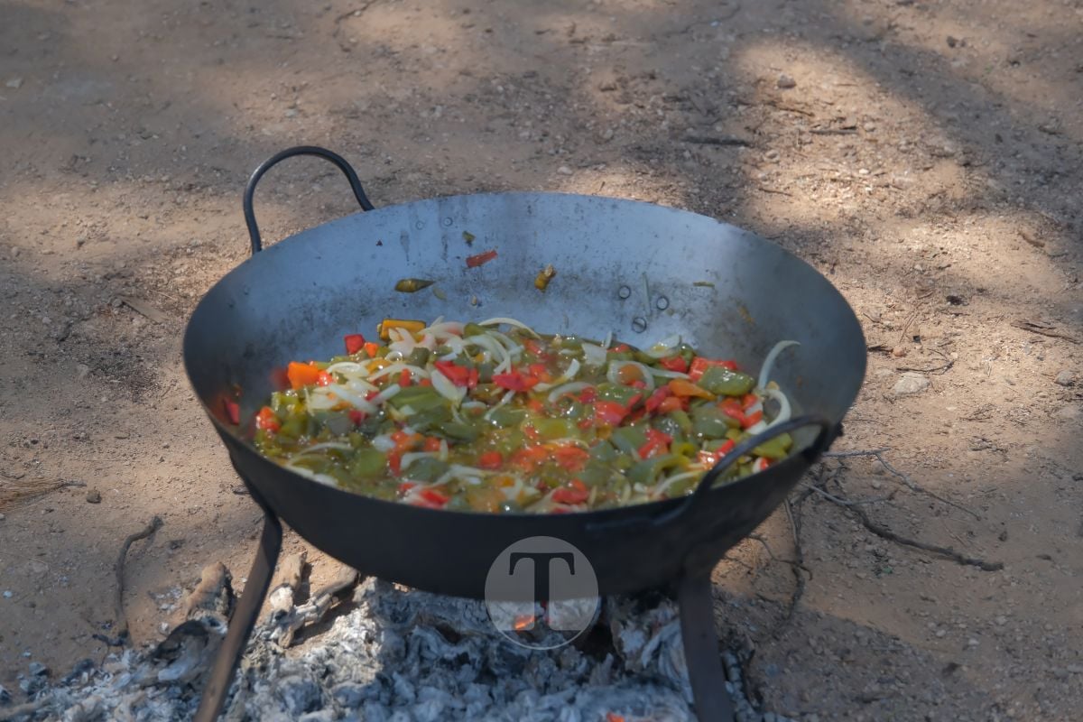 El sabor más manchego toma el Recinto Ferial de Tomelloso entre gachas, migas y pisto