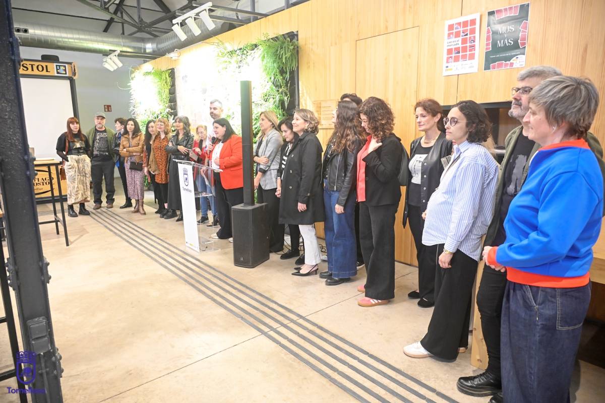 Tomelloso llena de arte el Mercado de Abastos con la sorprendente exposición ‘Combustión Espontánea’