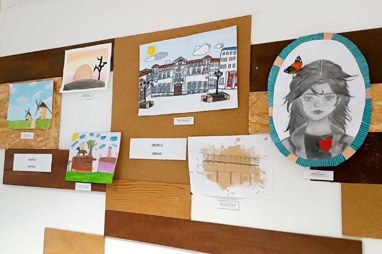 El Centro Joven de Tomelloso expone las 32 obras premiadas en el concurso Escolar de Artes Plásticas