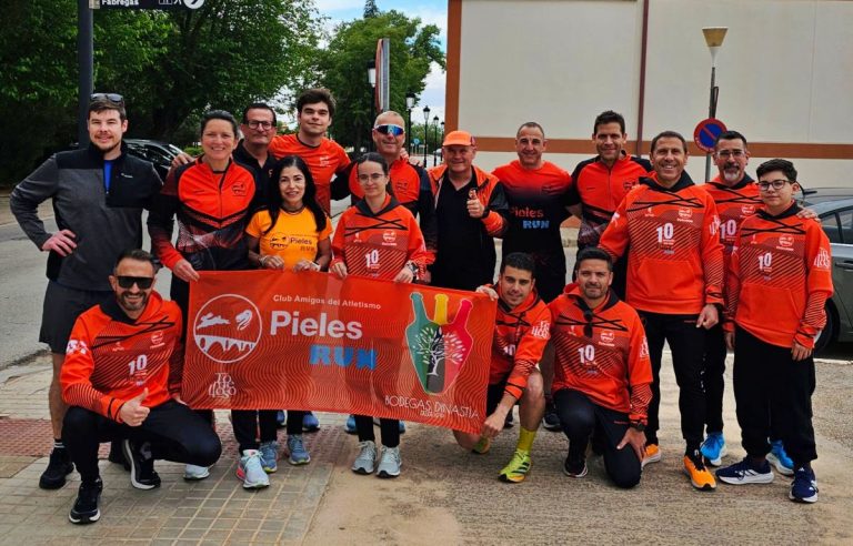 Los Pieles Run dejan huella en la 10K de Manzanares con 18 corredores en meta