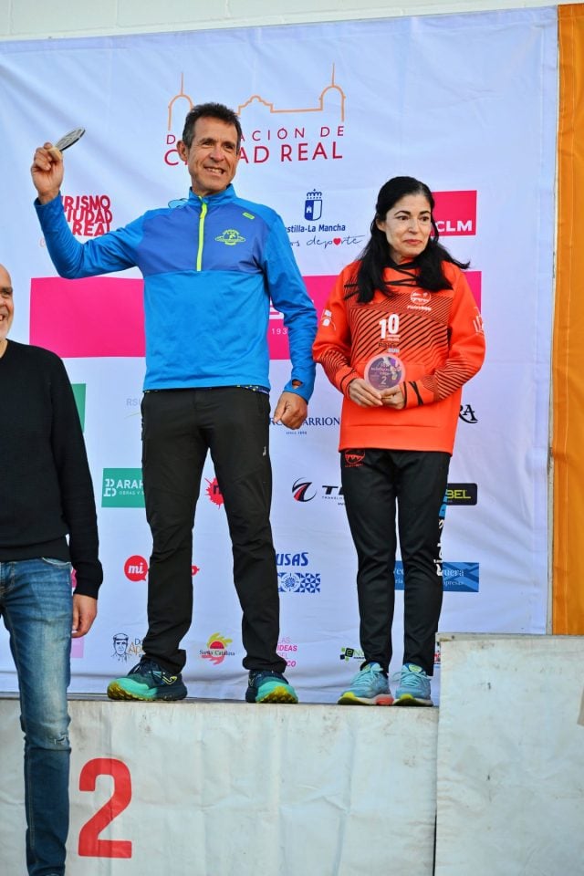 Los Pieles Run dejan huella en la 10K de Manzanares con 18 corredores en meta