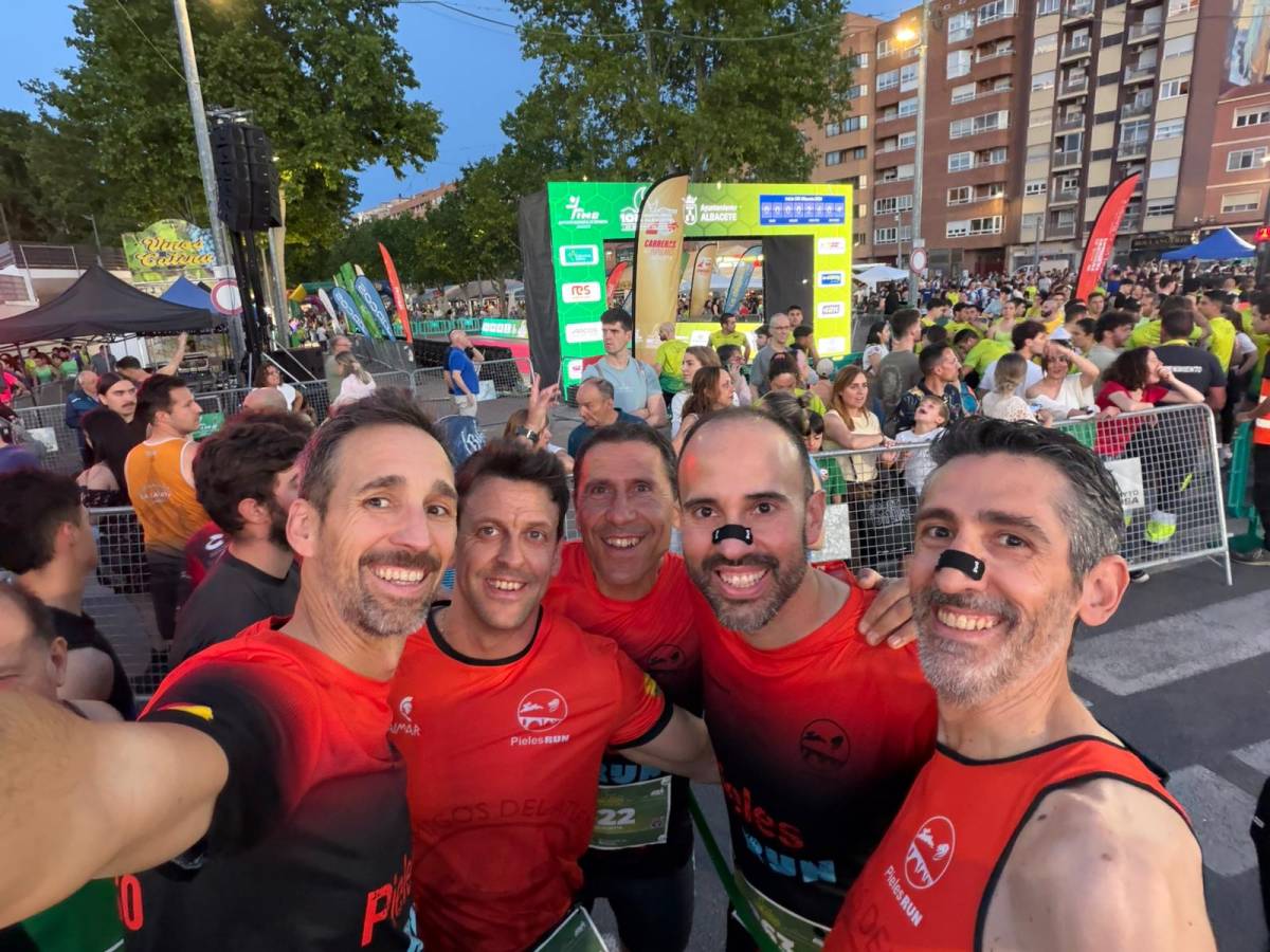 Los Pieles Run de Tomelloso brillan en la 10K Nocturna Internacional de Albacete