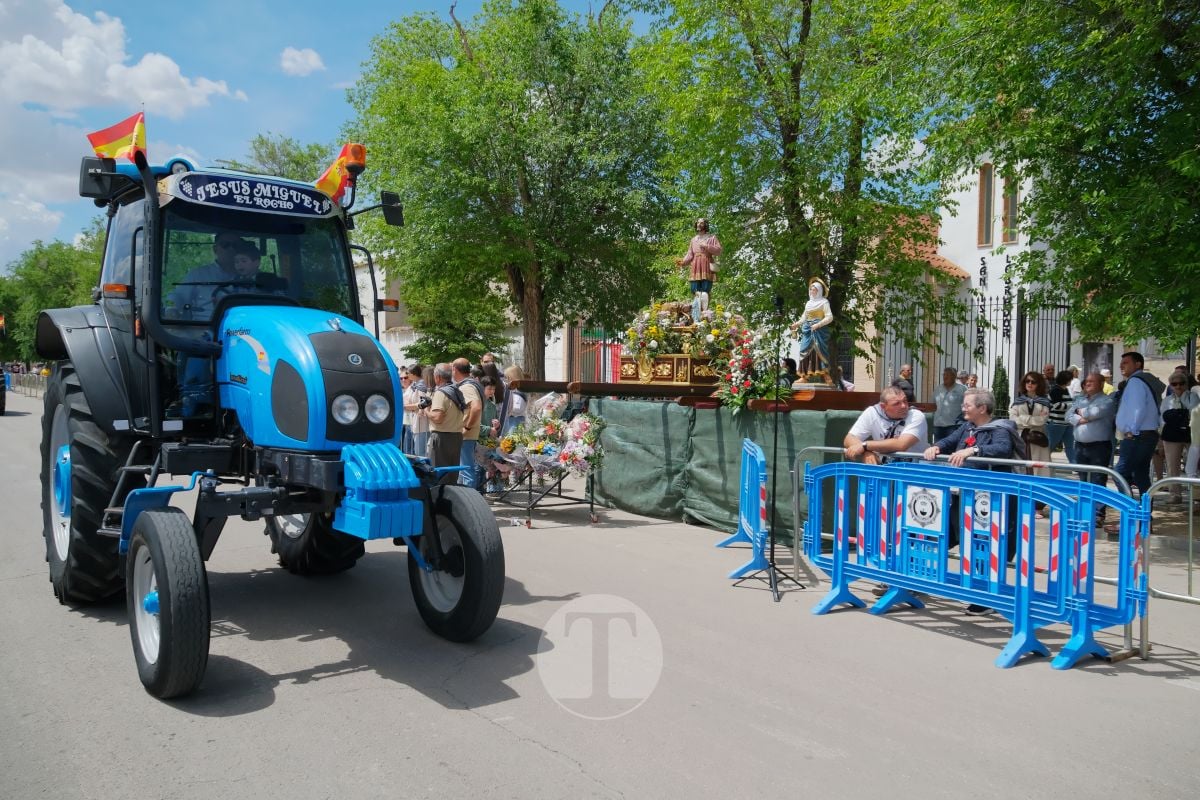 San Isidro cierra sus fiestas en Tomelloso con procesión y medio centenar de tractores