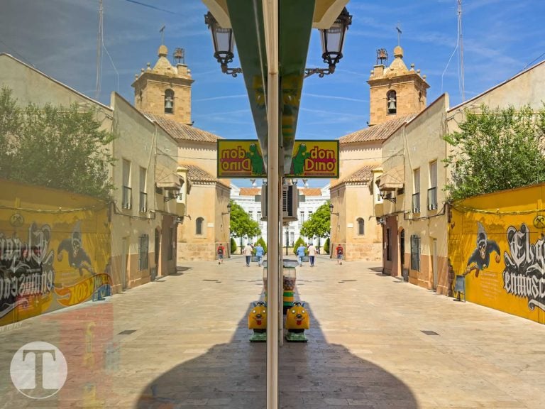 Reflejos con emblemas en Tomelloso