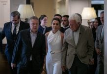 González sugiere que Zapatero debería devolver las joyas antes de que se dirima su origen y Page le pide explicaciones