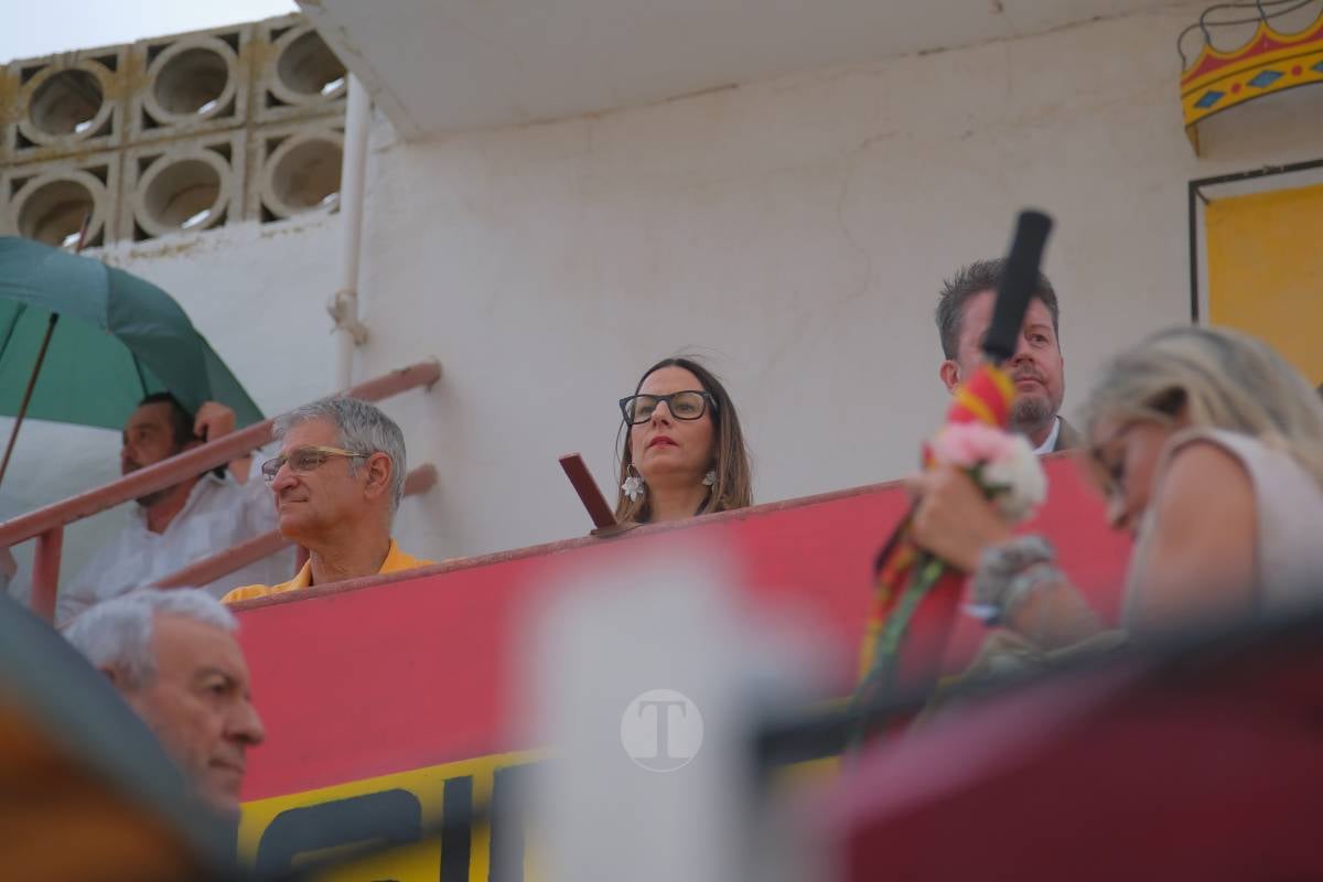 Antonio Linares celebra diez años de su alternativa con cuatro orejas en una tarde marcada por la lluvia