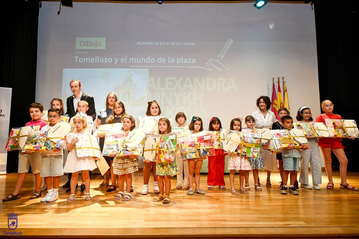 Tomelloso clausura el curso escolar con la entrega de premios de los certámenes escolares