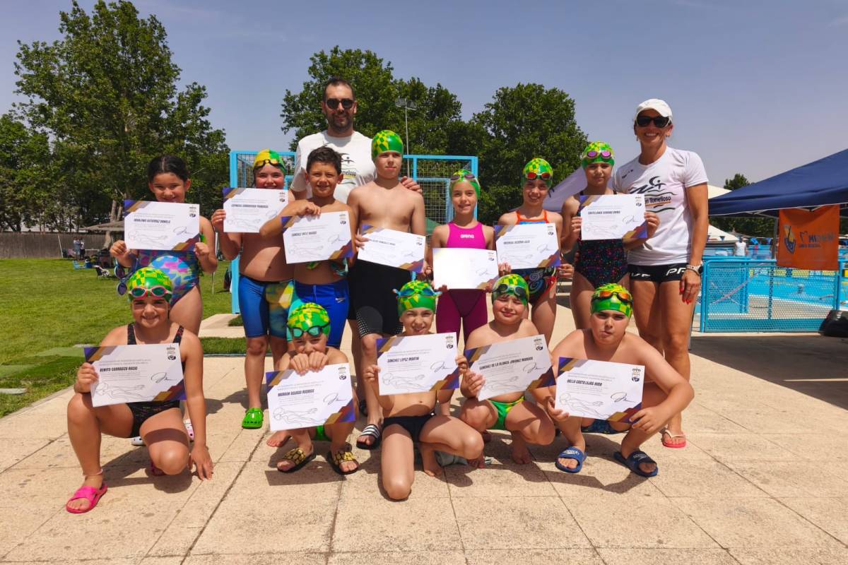 El Club Natación Tomelloso se sube al podio regional con un brillante tercer puesto por equipos