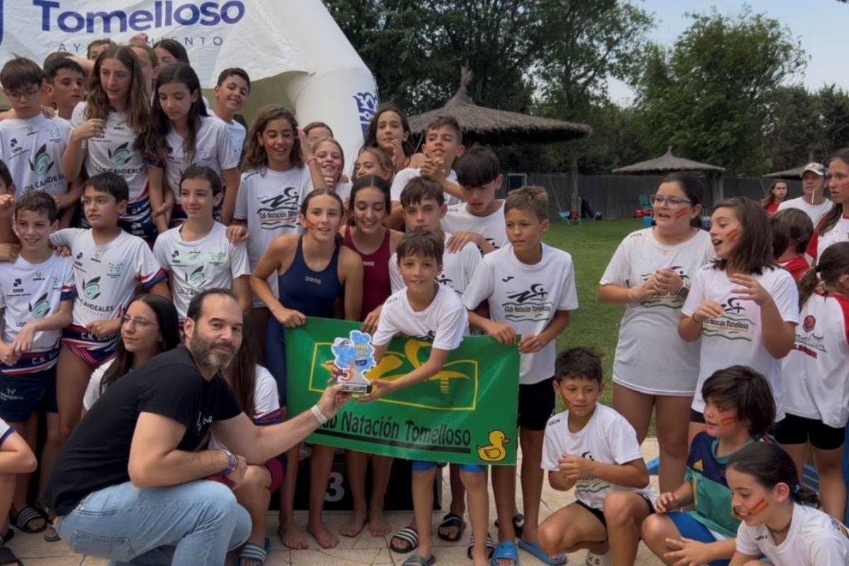 El Club Natación Tomelloso se sube al podio regional con un brillante tercer puesto por equipos