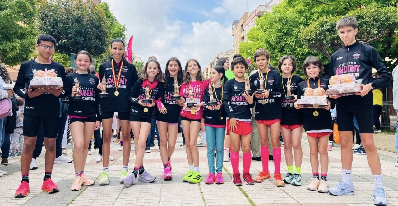 El Manchathon firma un mayo de podios, marcas personales y presencia en grandes citas nacionales