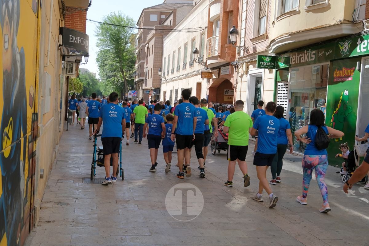 Tomelloso se vuelca en la Carrera contra el Cáncer tras su aplazamiento por la lluvia
