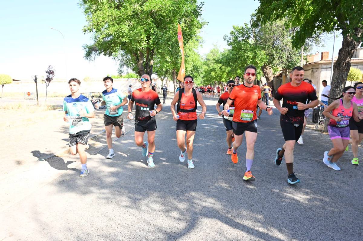 Los Pieles Run de Tomelloso destacan en la 10K de Argamasilla de Alba: nueva victoria de Luisa Becerra y buena participación de grupo