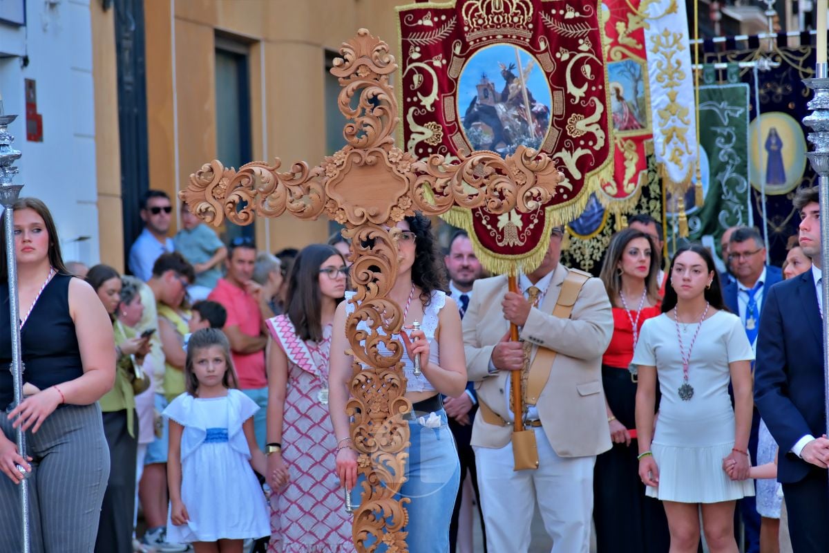Tomelloso se vuelca con el Corpus Christi entre altares, alfombras y niños de Comunión