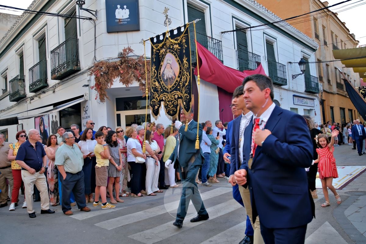 Tomelloso se vuelca con el Corpus Christi entre altares, alfombras y niños de Comunión