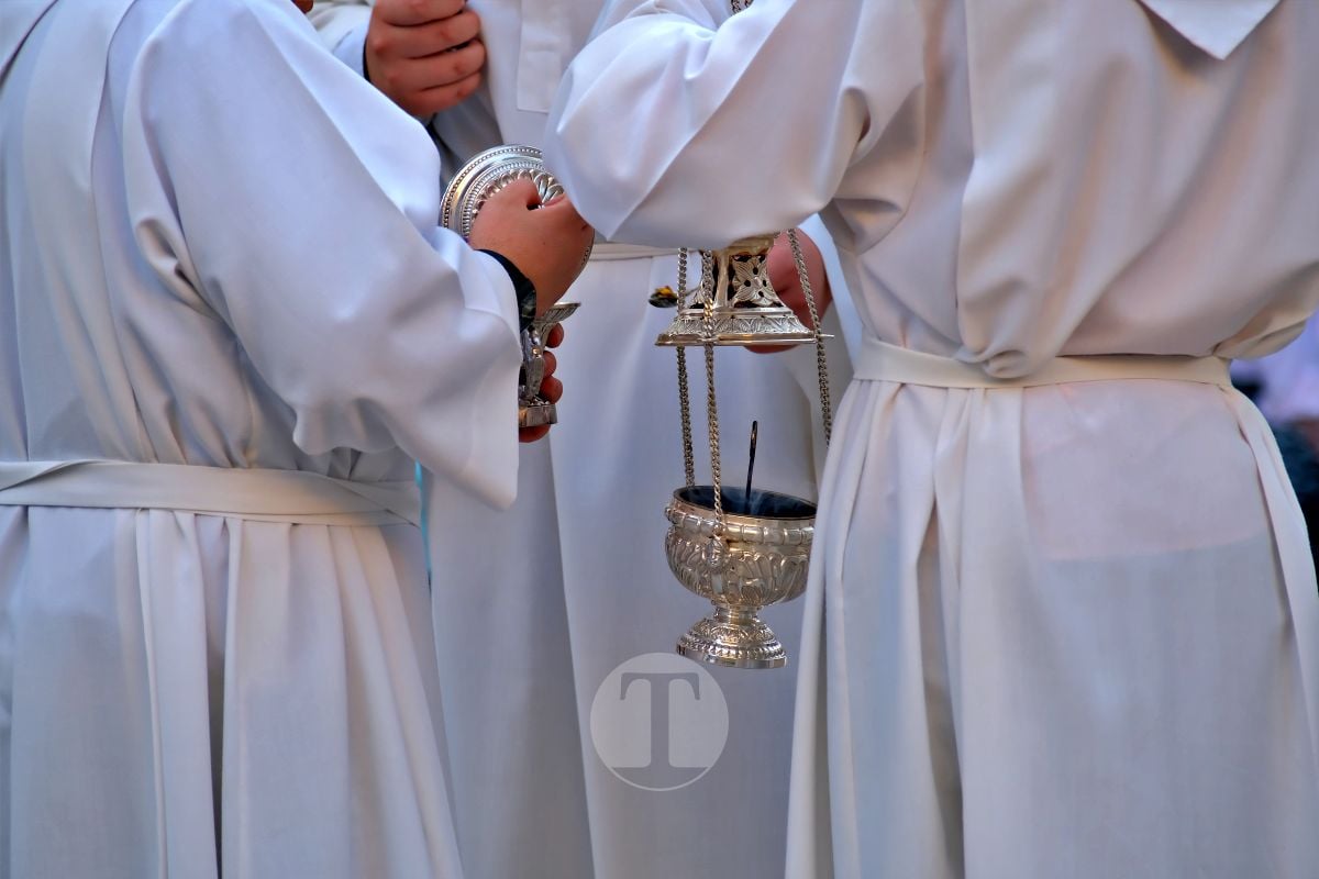 Tomelloso se vuelca con el Corpus Christi entre altares, alfombras y niños de Comunión