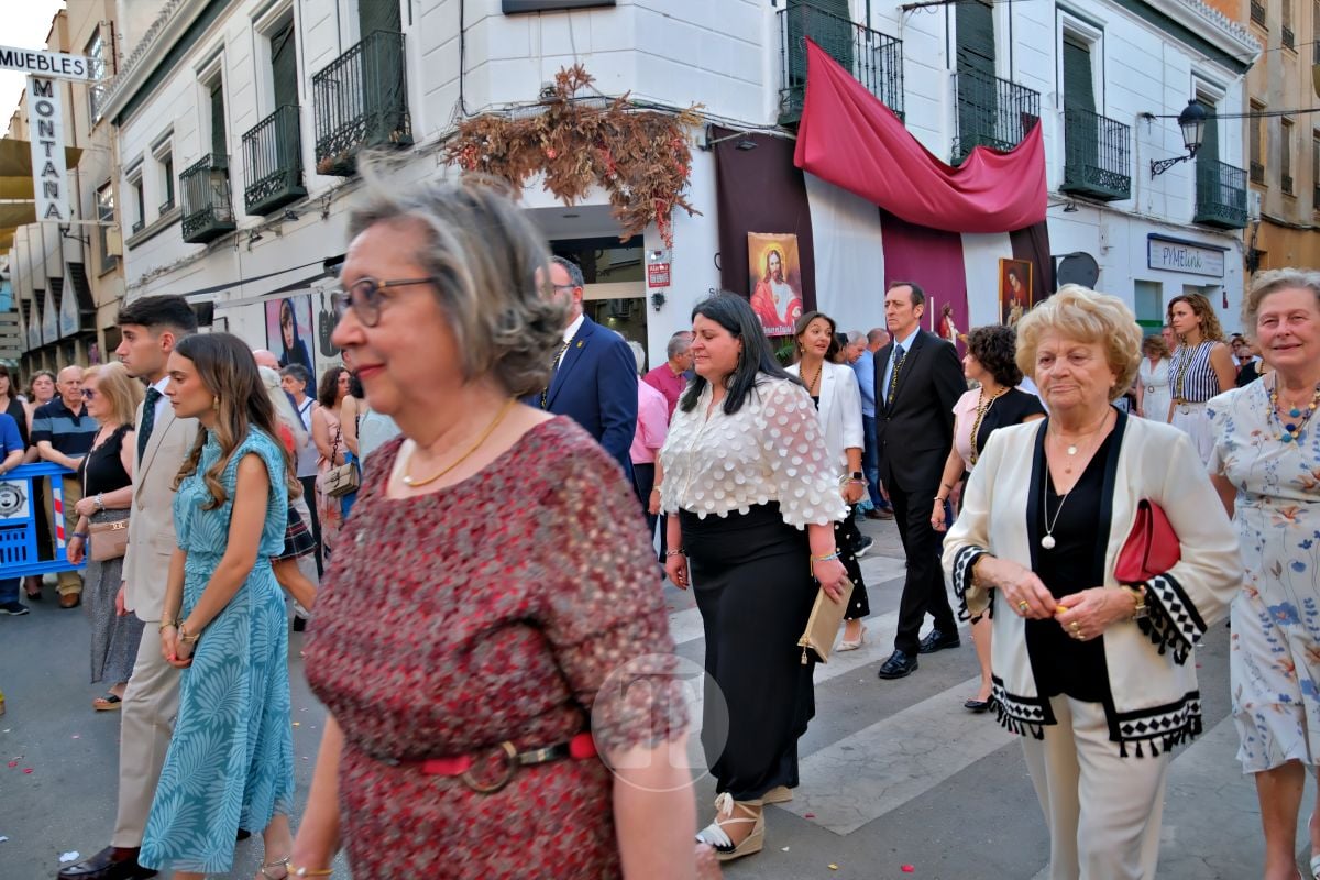 Tomelloso se vuelca con el Corpus Christi entre altares, alfombras y niños de Comunión