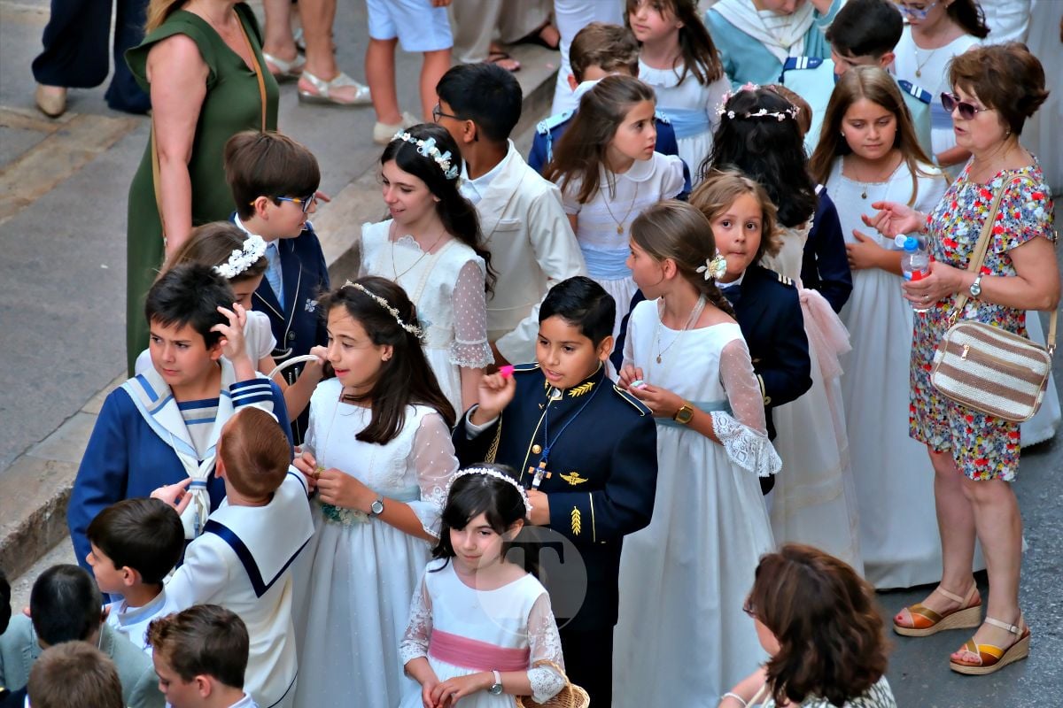 Tomelloso se vuelca con el Corpus Christi entre altares, alfombras y niños de Comunión