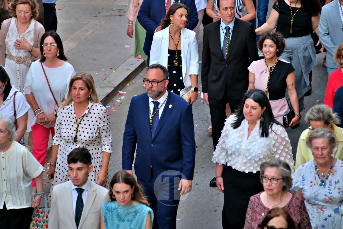 Tomelloso se vuelca con el Corpus Christi entre altares, alfombras y niños de Comunión