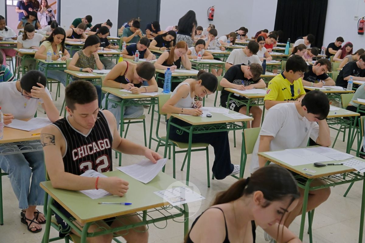 La PAU arranca en Tomelloso sin incidencias y con 286 estudiantes en el IES Eladio Cabañero